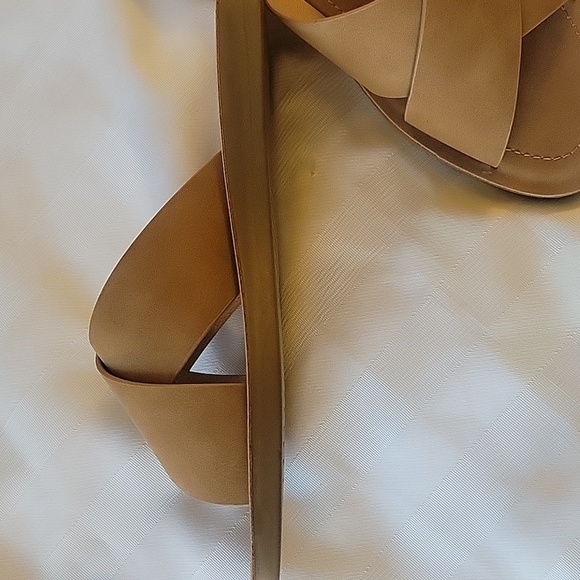 Soda Women's Tan Criss Cross Sandals, Size: 6.5 - Picture 6 of 7
